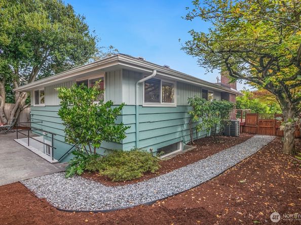 8213 37th Avenue SW, Seattle WA 98126