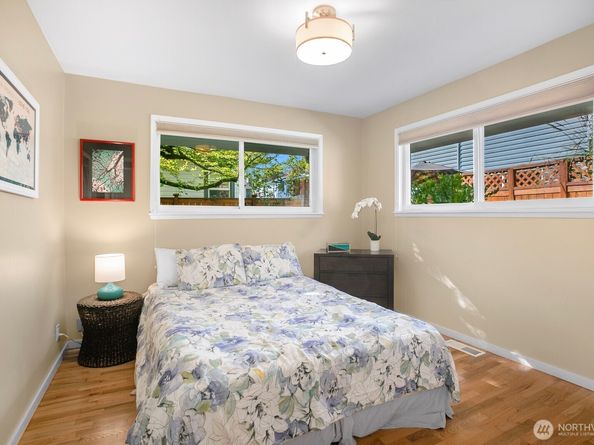 8213 37th Avenue SW, Seattle WA 98126