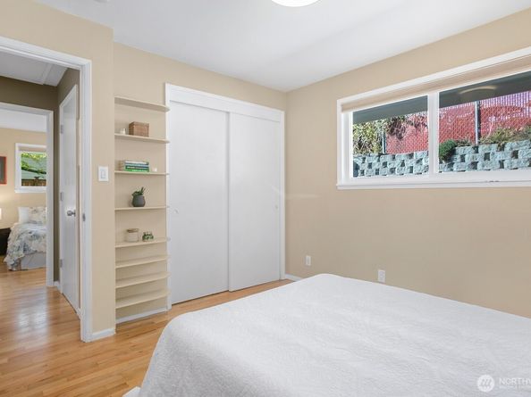 8213 37th Avenue SW, Seattle WA 98126