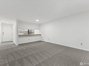 132 NE 95th Street B309, Seattle WA 98115