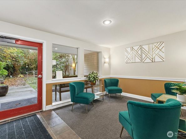 132 NE 95th Street B309, Seattle WA 98115