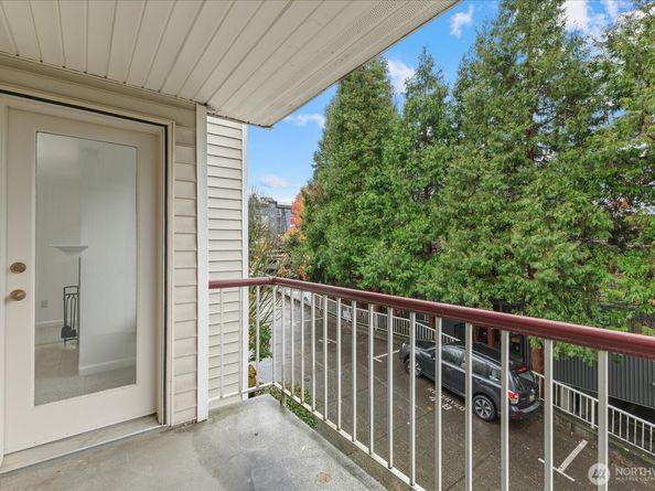 132 NE 95th Street B309, Seattle WA 98115