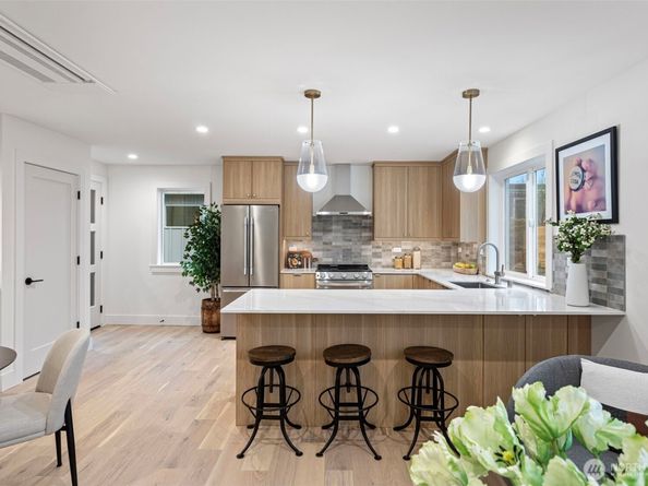 8003 25th Avenue NW, Seattle WA 98117