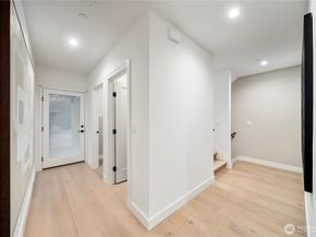 614 5th Avenue S C101, Edmonds WA 98020