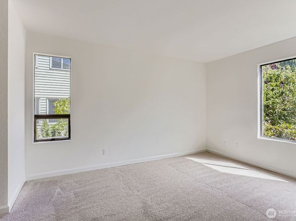 830 Kirkland Way 204, Kirkland WA 98033