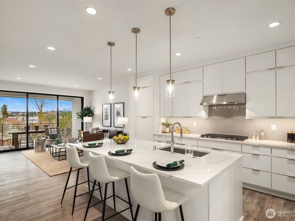 10819 (HS 101) 120TH Lane NE C, Kirkland WA 98033