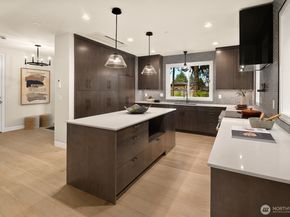 3949 A W Barrett Lane, Seattle WA 98199