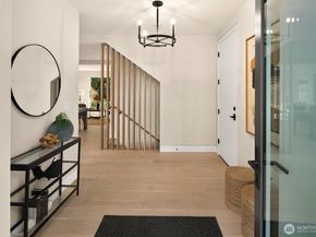 3949 A W Barrett Lane, Seattle WA 98199