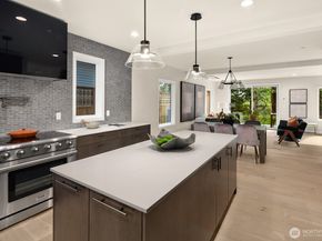 3949 A W Barrett Lane, Seattle WA 98199