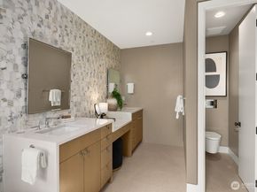 3949 A W Barrett Lane, Seattle WA 98199