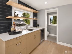 3949 A W Barrett Lane, Seattle WA 98199