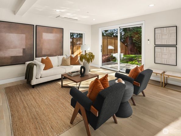 3949 A W Barrett Lane, Seattle WA 98199