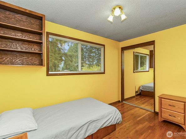 15729 Larch Way, Lynnwood WA 98087