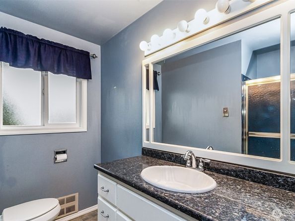 15729 Larch Way, Lynnwood WA 98087