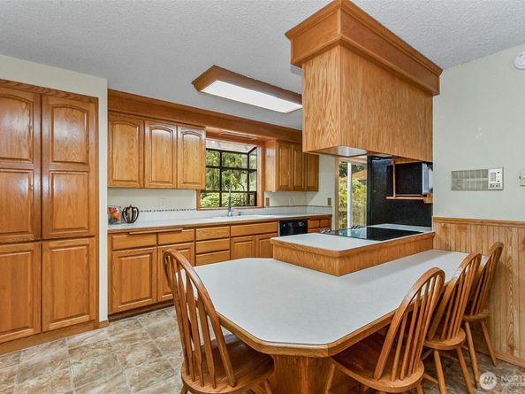 15729 Larch Way, Lynnwood WA 98087