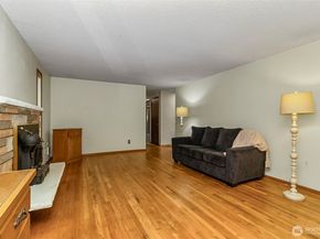 15729 Larch Way, Lynnwood WA 98087