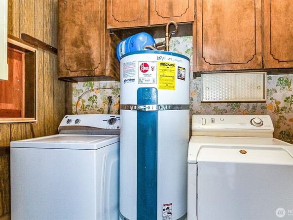 15729 Larch Way, Lynnwood WA 98087