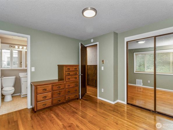 15729 Larch Way, Lynnwood WA 98087