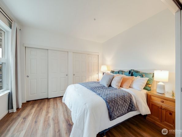 10042 Main Street 203, Bellevue WA 98004