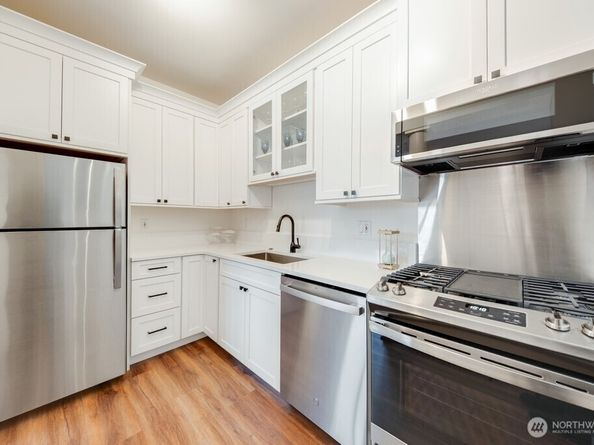 10042 Main Street 203, Bellevue WA 98004