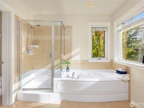 2336 29th Avenue NE, Issaquah WA 98029