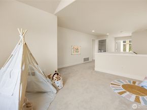 2336 29th Avenue NE, Issaquah WA 98029