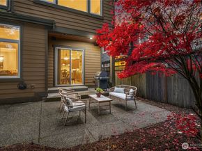 2884 258th Place SE, Sammamish WA 98075