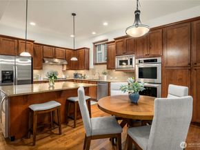 2884 258th Place SE, Sammamish WA 98075