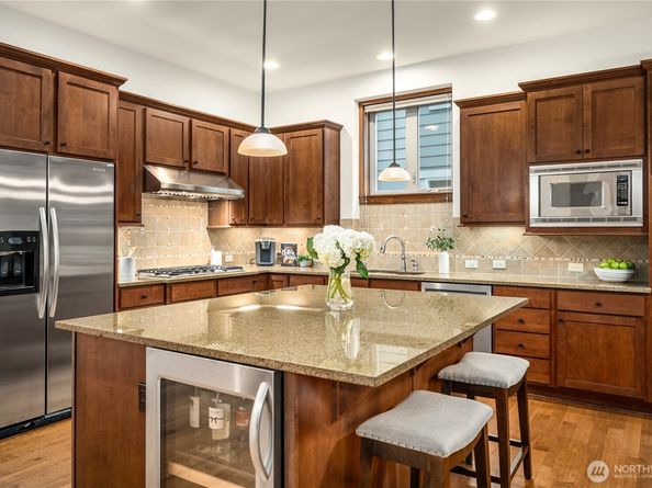 2884 258th Place SE, Sammamish WA 98075