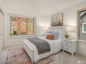 2884 258th Place SE, Sammamish WA 98075