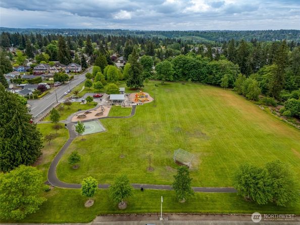 4020 NE 3rd Place, Renton WA 98056