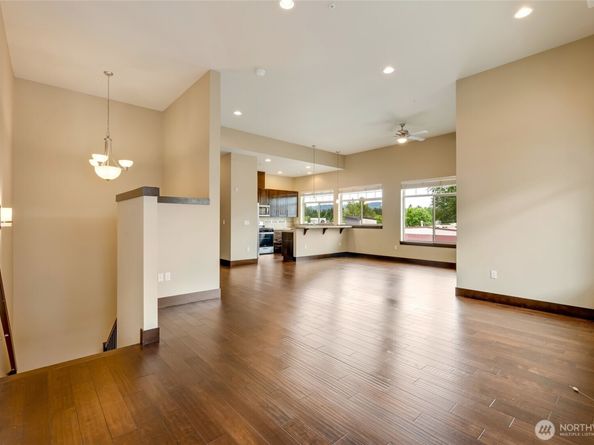 4020 NE 3rd Place, Renton WA 98056