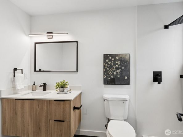 4002 Courtland Place S, Seattle WA 98118