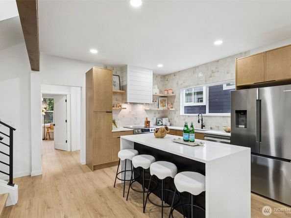 4002 Courtland Place S, Seattle WA 98118