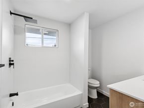 4002 Courtland Place S, Seattle WA 98118