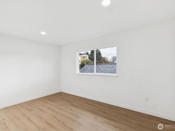 4002 Courtland Place S, Seattle WA 98118