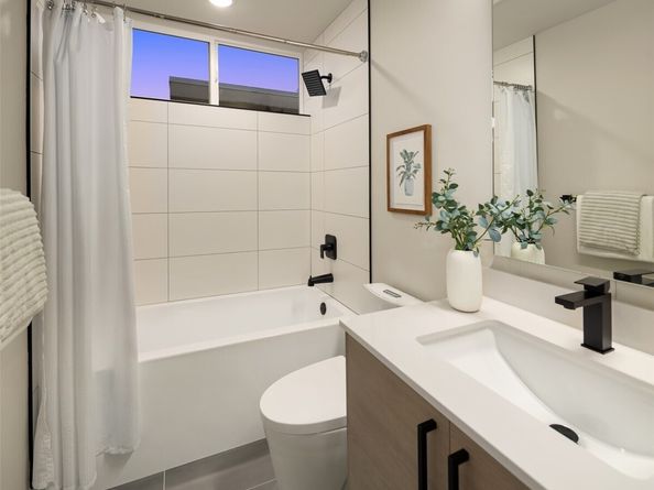 1313 14th Avenue S A, Seattle WA 98144