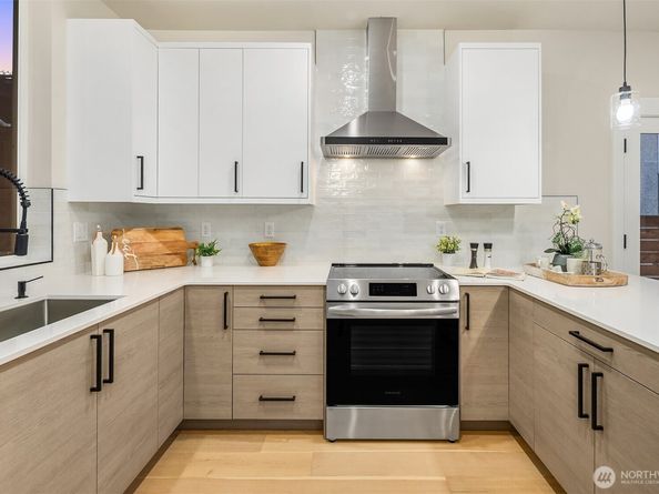 1313 14th Avenue S A, Seattle WA 98144