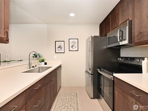 2949 76th Avenue SE 81D, Mercer Island WA 98040