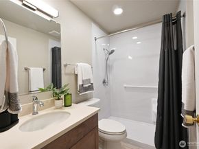 2949 76th Avenue SE 81D, Mercer Island WA 98040