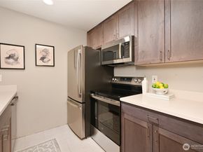 2949 76th Avenue SE 81D, Mercer Island WA 98040