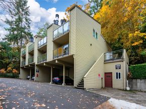 2949 76th Avenue SE 81D, Mercer Island WA 98040