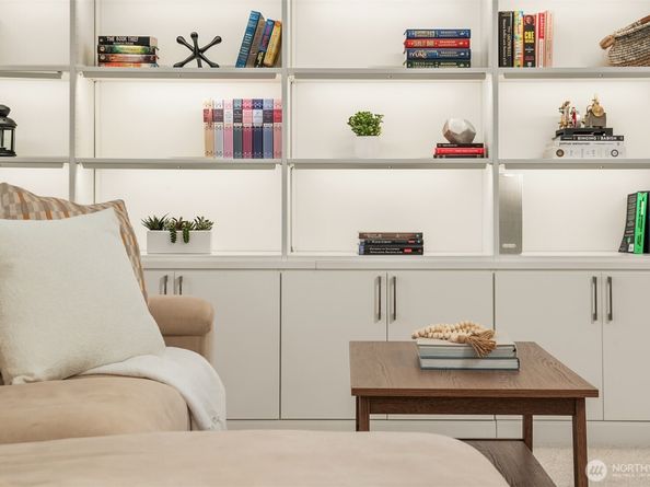 787 Hoquiam Place NE, Renton WA 98059