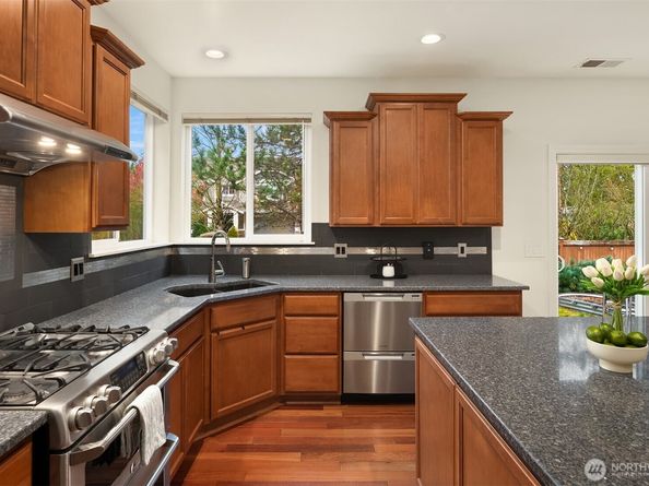 787 Hoquiam Place NE, Renton WA 98059