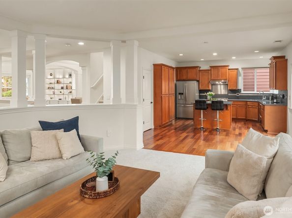 787 Hoquiam Place NE, Renton WA 98059