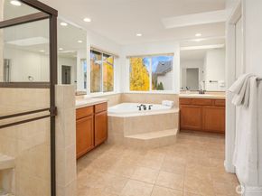 787 Hoquiam Place NE, Renton WA 98059