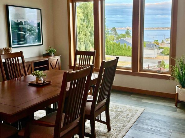 7940 Beach Drive E, Port Orchard WA 98366