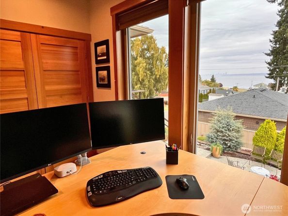 7940 Beach Drive E, Port Orchard WA 98366