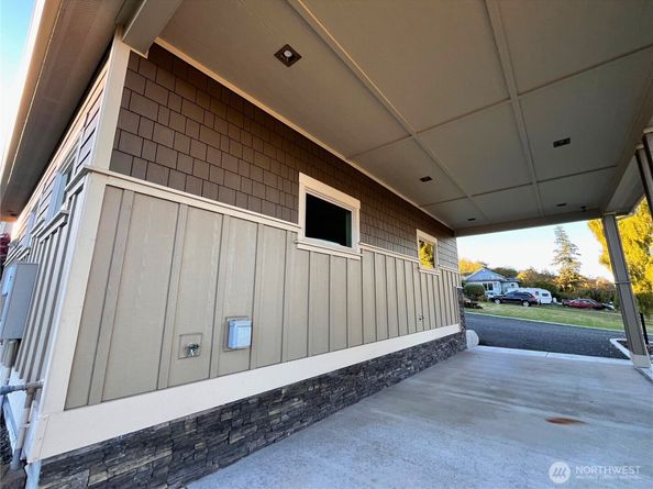 7940 Beach Drive E, Port Orchard WA 98366