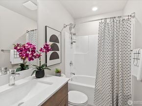 13730 Manor Way F1, Lynnwood WA 98087